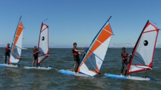 Clases de windsurf para principiantes y principiantes 